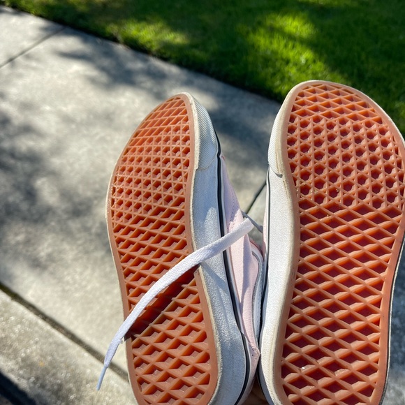 Vans - Picture 3 of 6